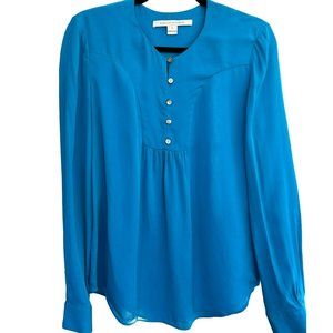 Diane Von Furstenberg Women's Blue Button Down Blouse Size 6 Crew Neck 100% Silk